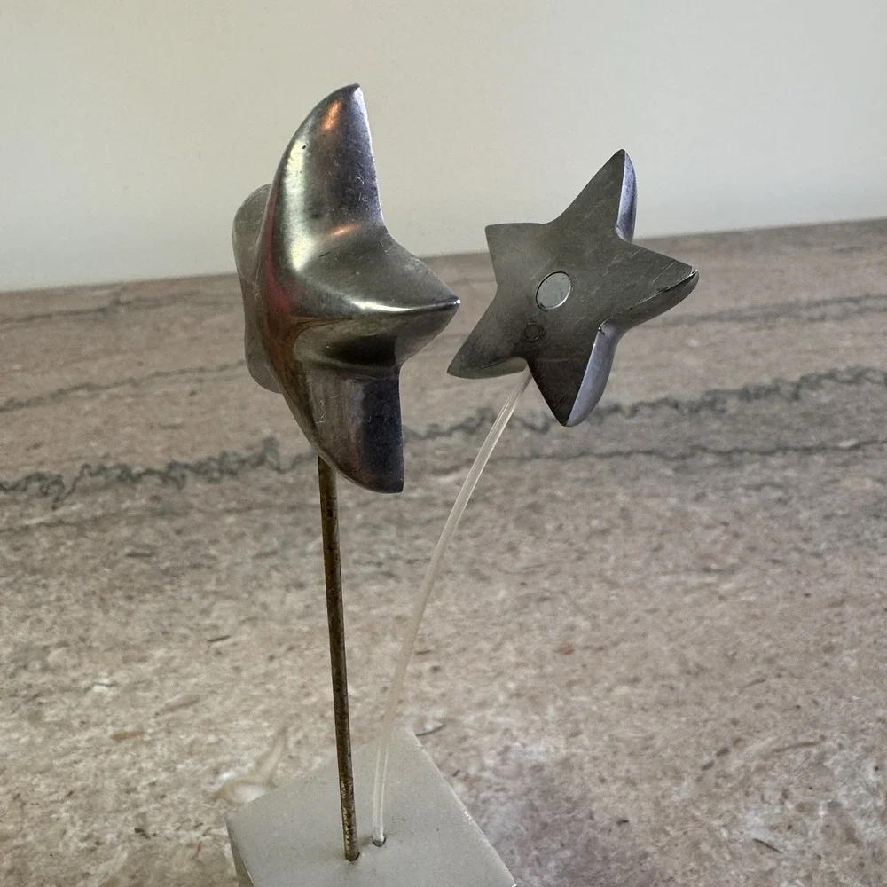 Vintage Silver Star Magnetic Photo Memo Note Holder Display Stand